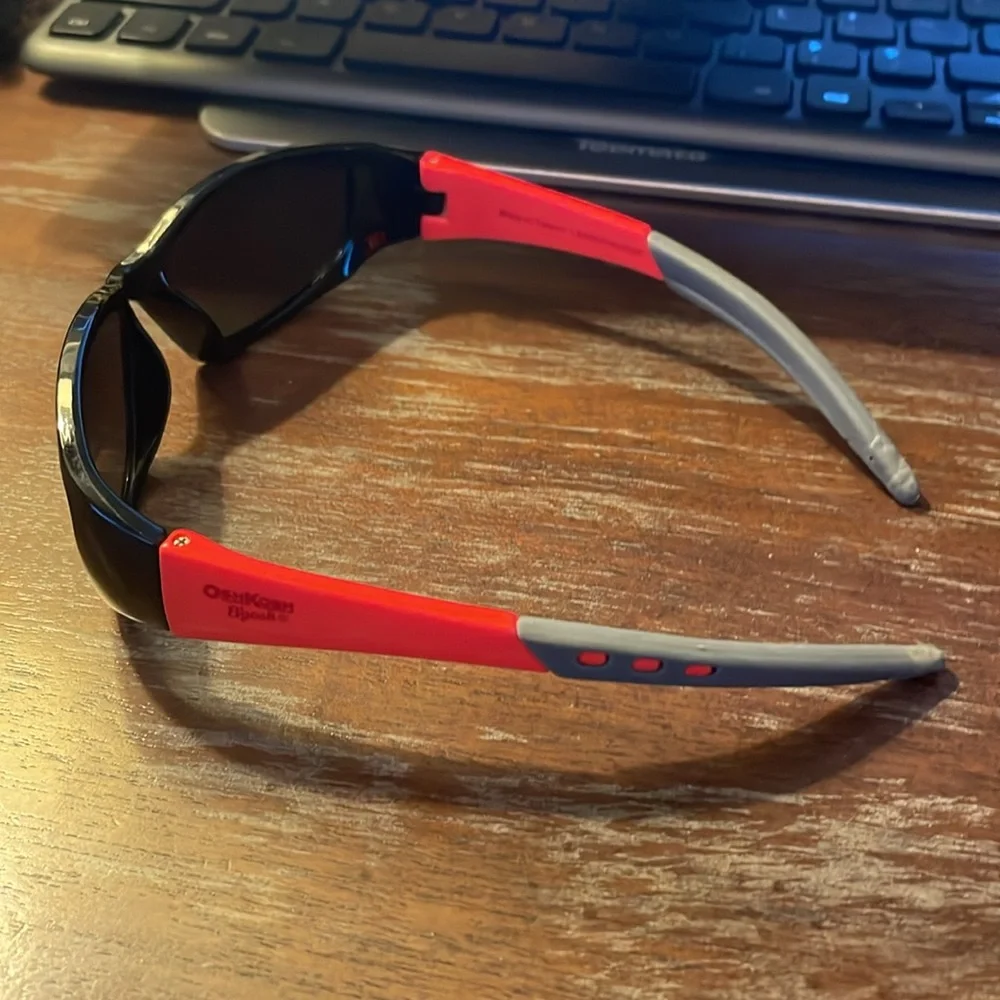Oshkosh b’gosh LEA58974/24020 red black and gray kids sunglasses